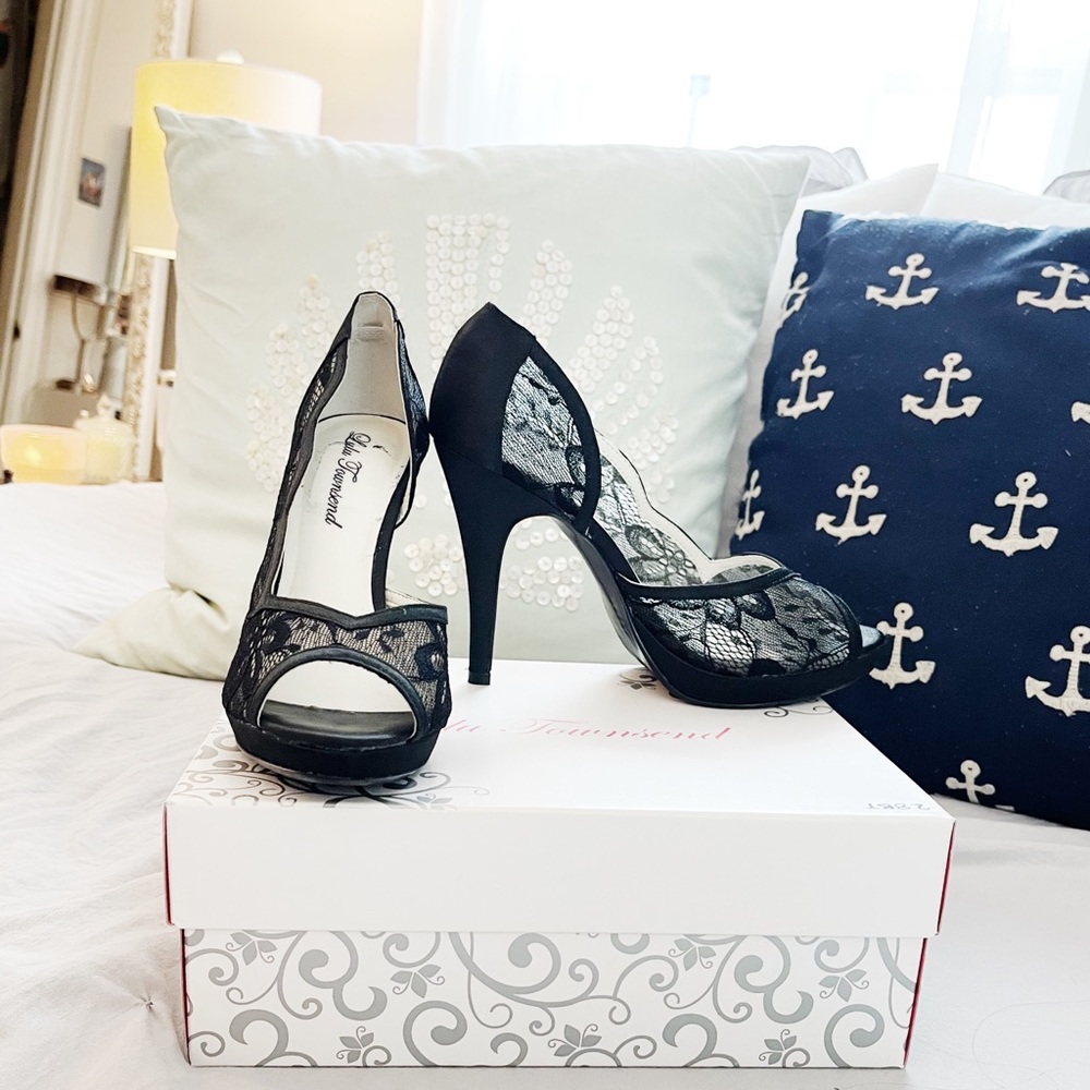 Lulu Townsend lace heels